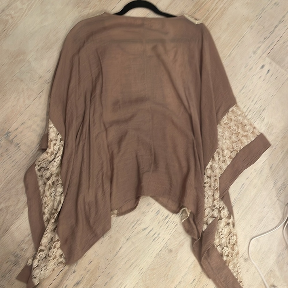 Elegant Brown Lace Women's Top - Picture 5 of 5